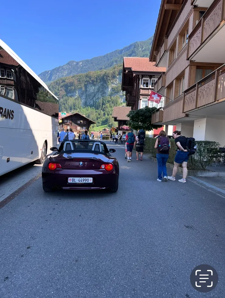 一下船，我們緊跟著別人的腳步，以為會走向秘境