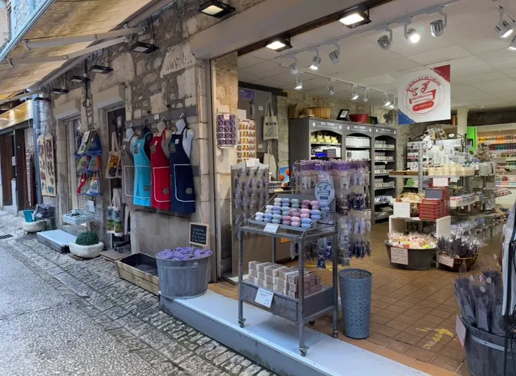 賣香氛用品的小店