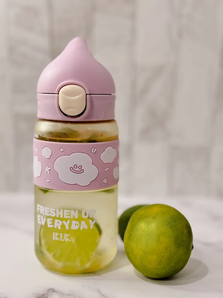 耐酸鹼材質，泡檸檬水很方便