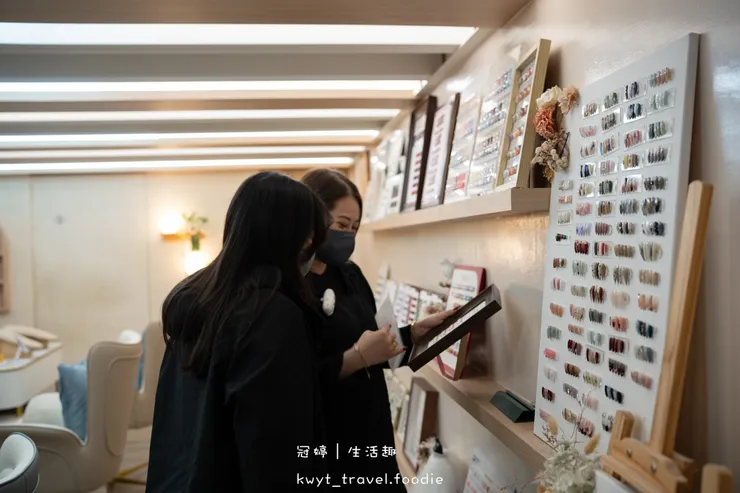 [板橋新中式美睫設計]AN藝術工坊，忙碌女生的救星！2.5小時同步完成美睫手足美甲保養，躺著睡一覺就變美，板橋美甲推薦，附最新美睫美甲價格表