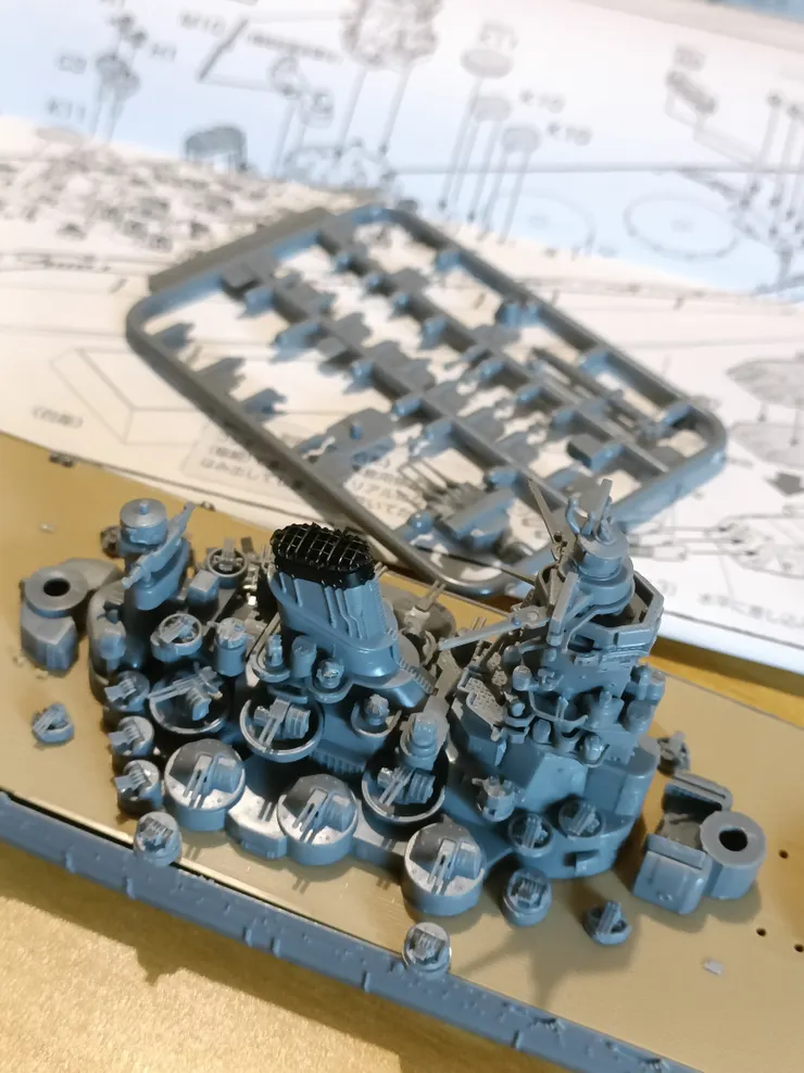 煙囪周圍滿滿的火炮細節