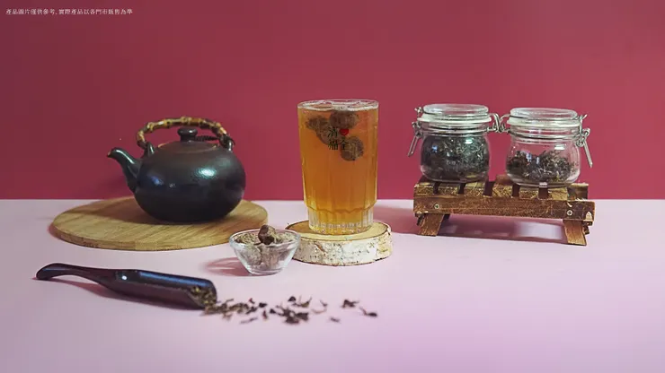 圖說：特級綠茶加入酸、鹹、甘、甜的話梅，更適合為炎炎夏日解渴。（資料來源：清心福全）