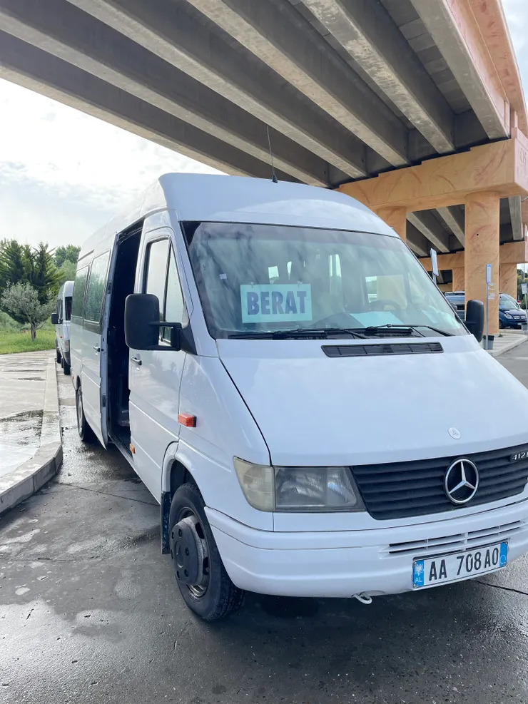 當天的小巴士，其實一早的這一班也沒有坐到滿，所以搭乘體驗也還好。