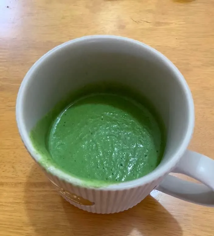 菜味很濃的綠果昔