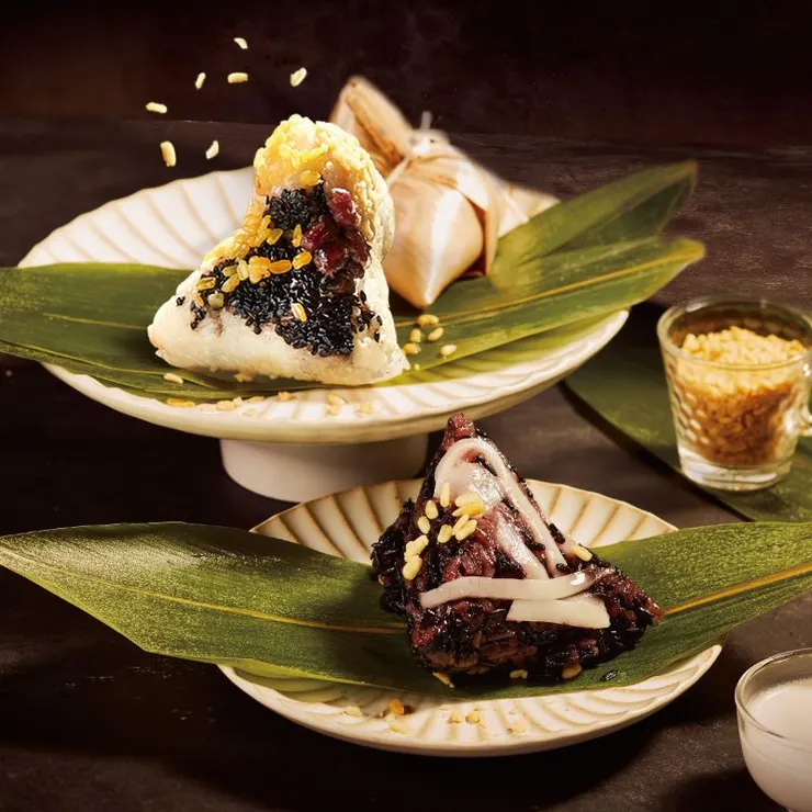 ▲甜粽部分同樣亮點十足，有「椰香榴槤粽」（圖上）以及「芋香紫米粽」（圖下）。