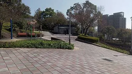 [台北旅遊]具有凱達格蘭族歷史傳說的地方，從台北市第四公墓到