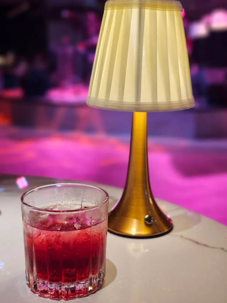 OXI Oyster & Wine Live House