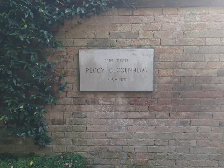 佩姬古根漢長眠於此