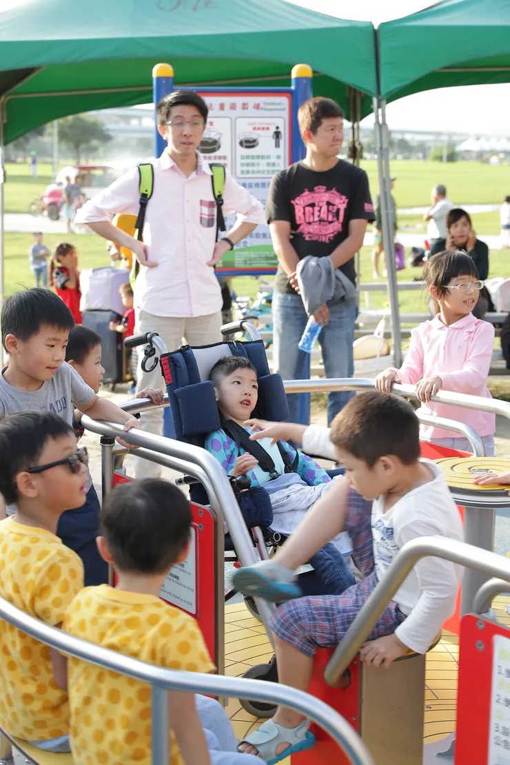 2018第一次追到輪椅可進共融旋轉盤~當時數量非常稀少！