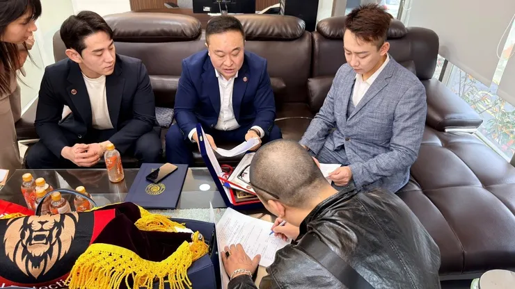 立達國際徵信社執行長謝智博與韓國偵探代表團,針對跨國合作細節展開深度討論(圖/立達國際徵信社提供)