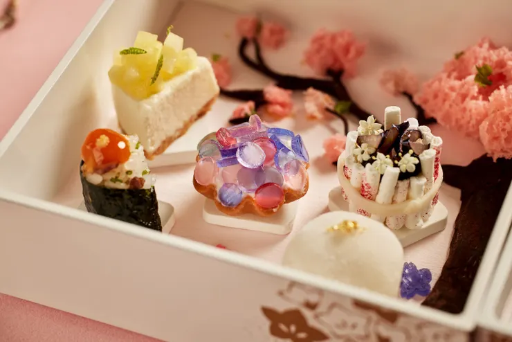 圖3、「繡球堅果塔」以香醇堅果與杏仁餡為基底精心製作，呼應初夏繡球花盛放之美。