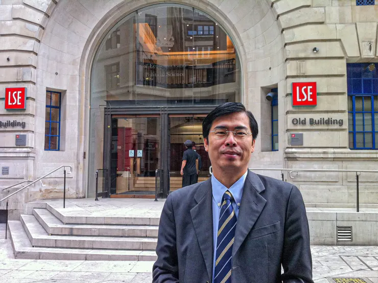 陳其邁2005年曾隻身前往倫敦政經學院擔任訪問學人。圖片來源：陳其邁/Facebook