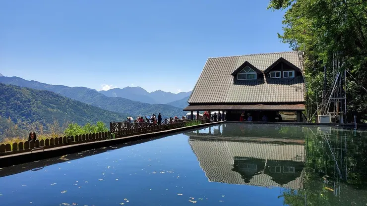 雪山登山口最熱門的倒影打卡點