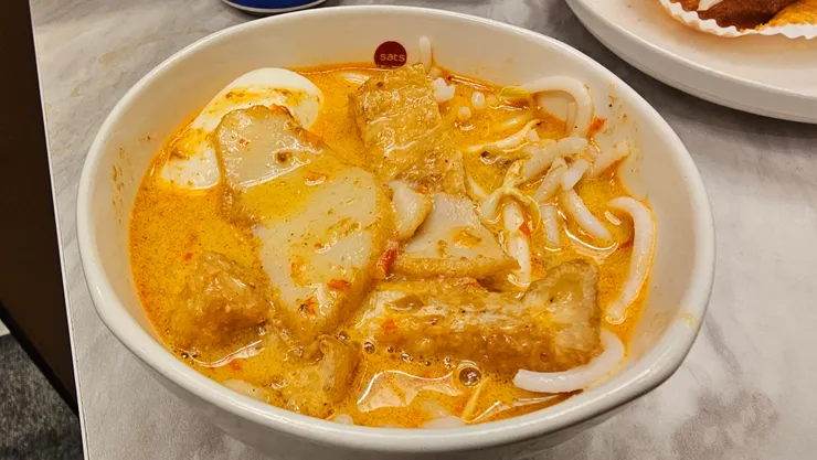 新翔貴賓室的叻沙是招牌!一定要去拿來吃!超好吃!