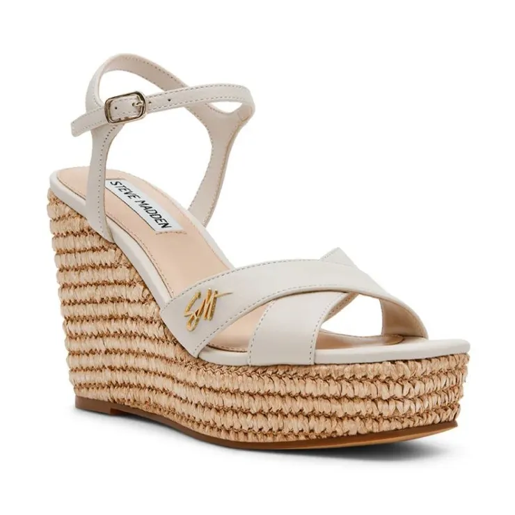 ▲素面草編厚底高跟涼鞋，售價3,280元。