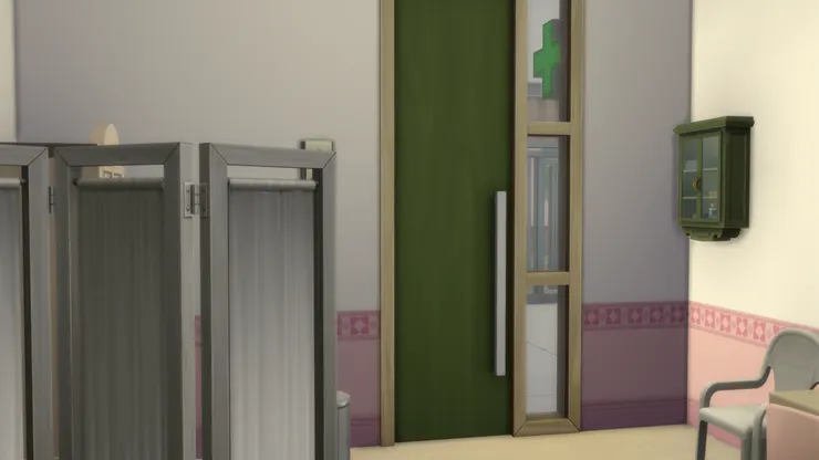 門跟放包紮用品的櫃子相同顏色,不是故意的,但配搭得很好。