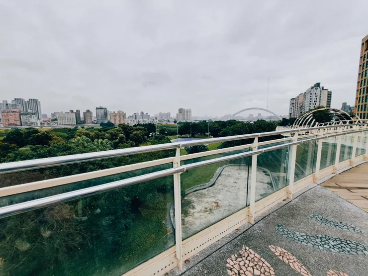 跨堤平台(霉女拍攝)