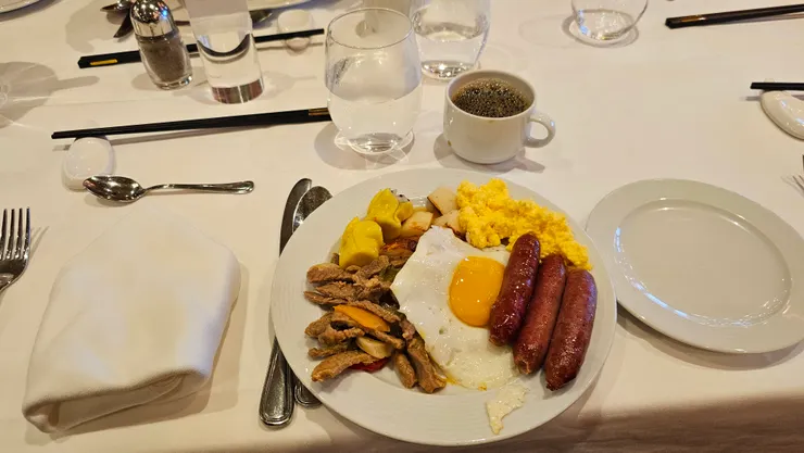 船上早餐也是豐盛到無可挑剔!