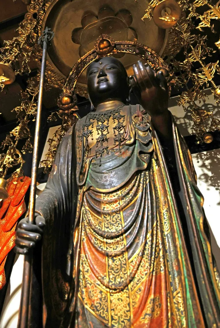 放生院的地藏菩薩立像。