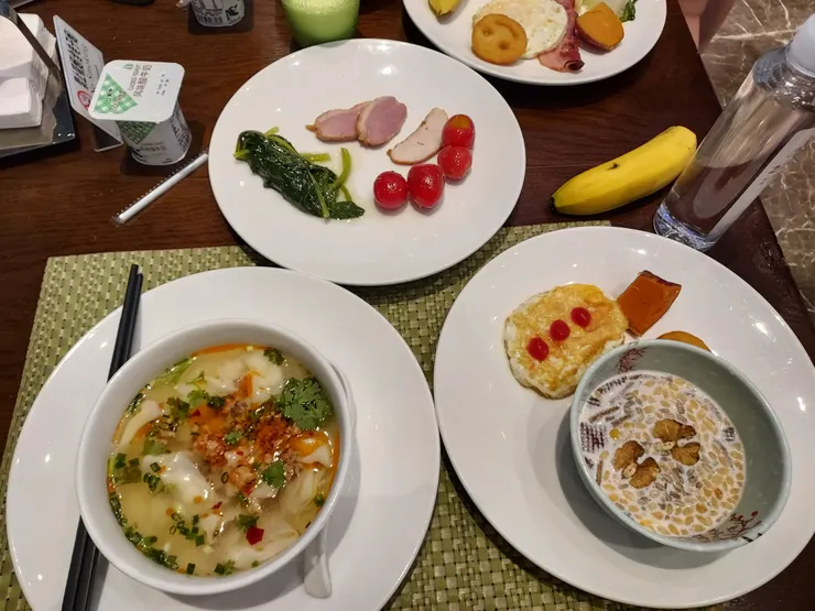 7:35 a.m.美好的一天由早餐開啟! 