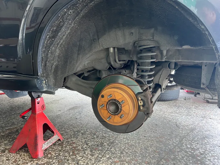 原廠18萬里程的前後避震