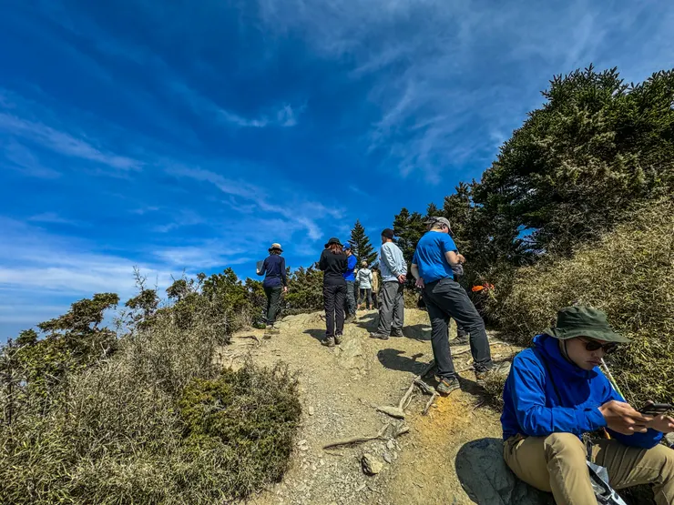 關山嶺山三角點腹地不大