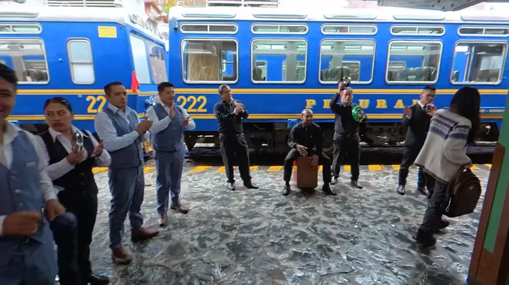 竟然還有歡送大家下車的環節