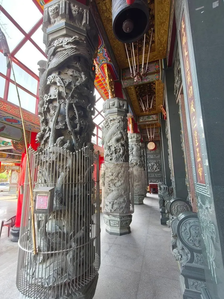 莊嚴-龍柱(圖片截圖於網路)