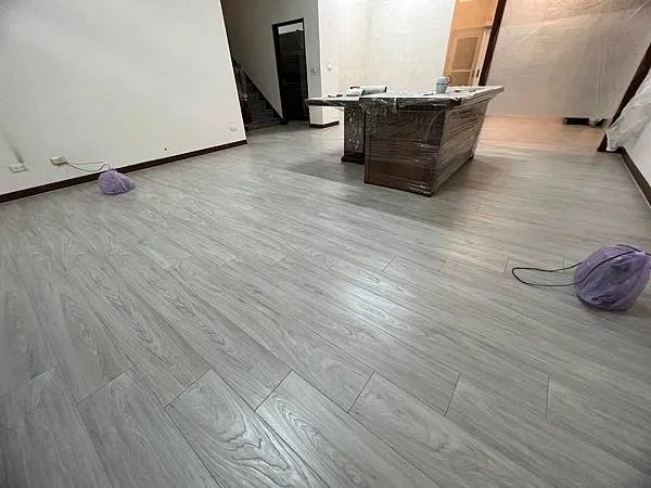 職人級的密合技術，讓轉角處的處理也像藝術品般平整。