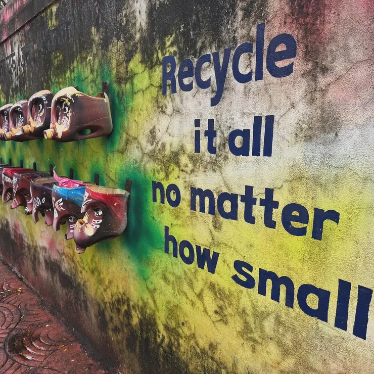 廢物裝置藝術+環保標語