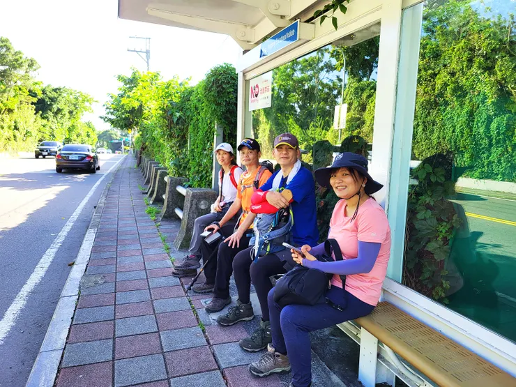 仰德大道搭公車（避免在仰德大道步行的危險)