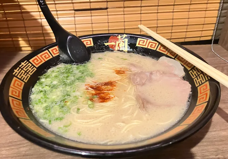 雖然一蘭的潮流過去了 但還是得品嚐一下