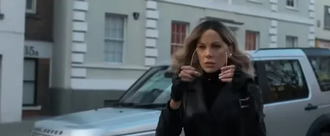 《限時營救》劇照