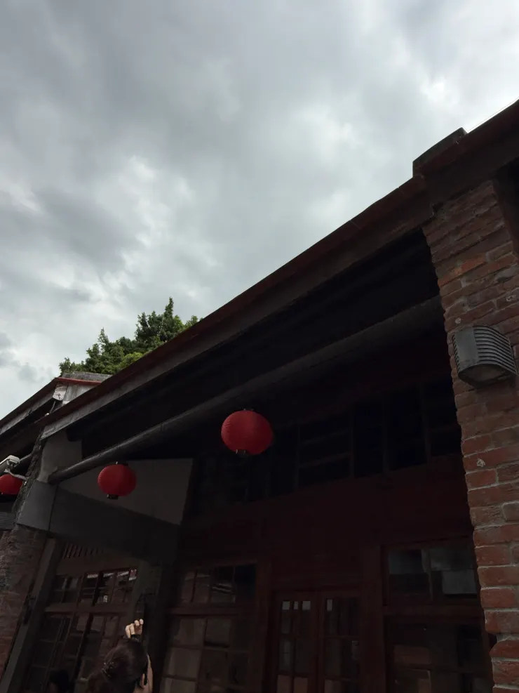 看到那跟橫桿了嗎