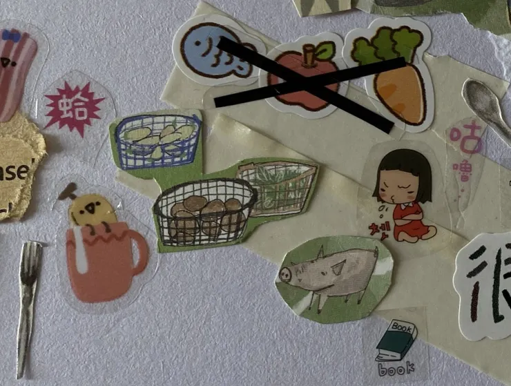 用三個籃子代表學校的飯桶，豬的圖案表示豬食