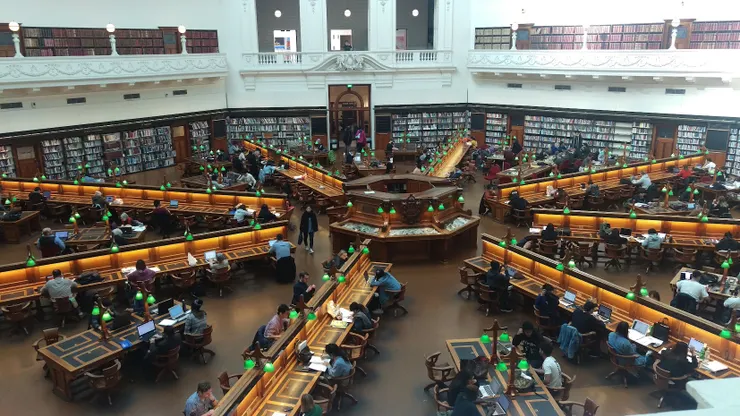 圖書館,五樓沒開有點可惜