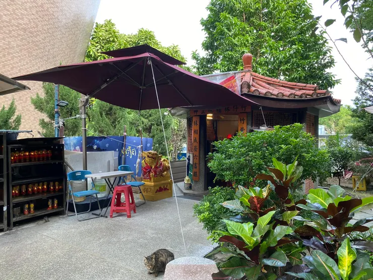 台灣大學校園內的「台大伯公亭」,主祀「竹仔林福德正神」。