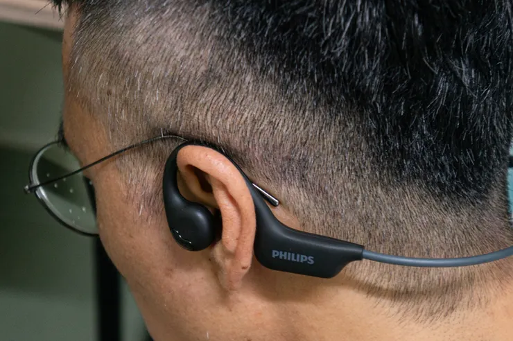 耳機發聲的位置直接對著耳道