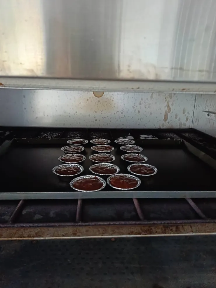 我用蛋塔杯的大小入烤箱170度烤25分鐘