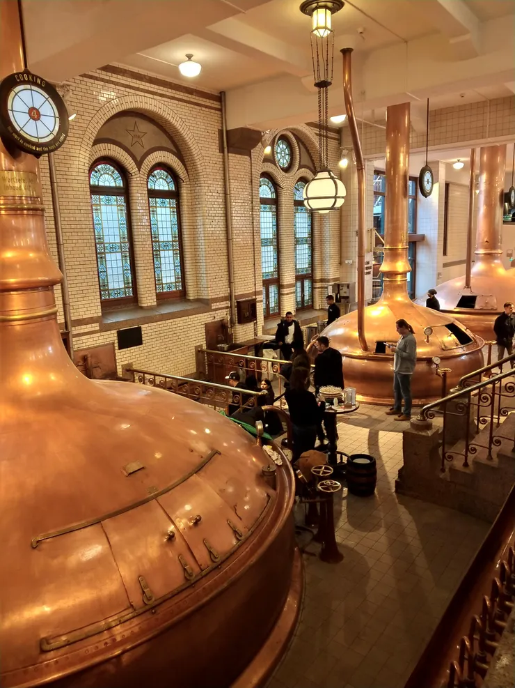 釀酒設備十分壯觀