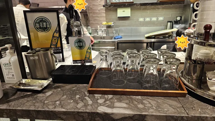 環亞貴賓室也是酒鬼的天堂!居然有生啤酒可以喝!