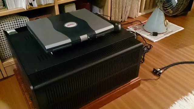 做為訊號播放器的 Compaq 筆記型電腦 