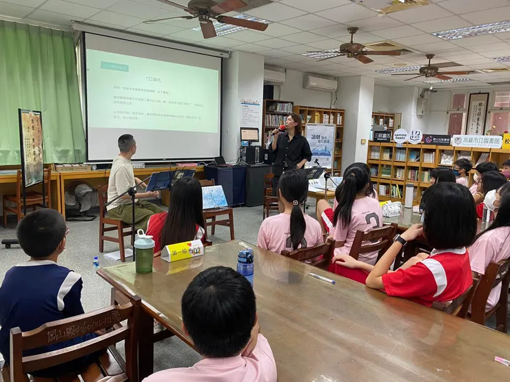 想說的是：閱讀的方式不只可以「眼閱」，也能「口讀」