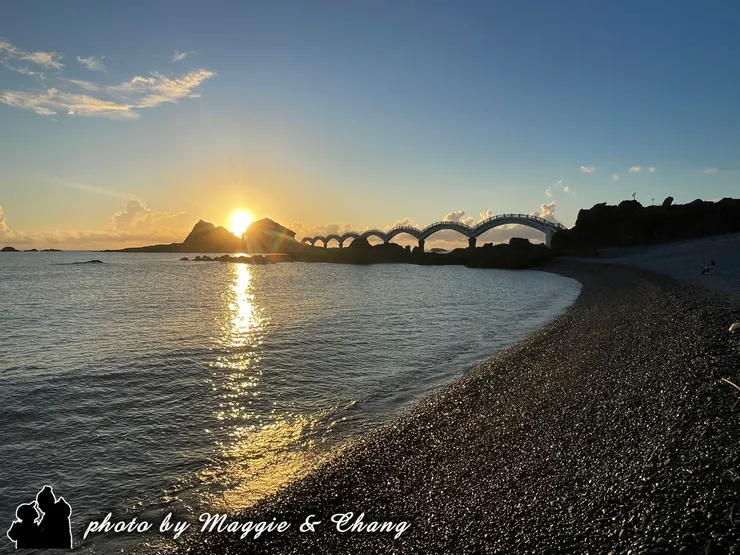 與海浪共迎曙光