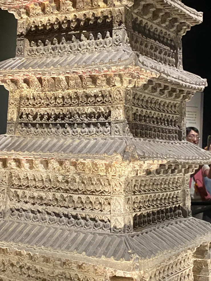 曾被日本人竊走的山西佛塔，目前頂端在山西，主塔在我們這兒