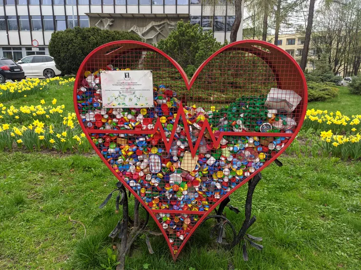 回收瓶蓋的裝置藝術