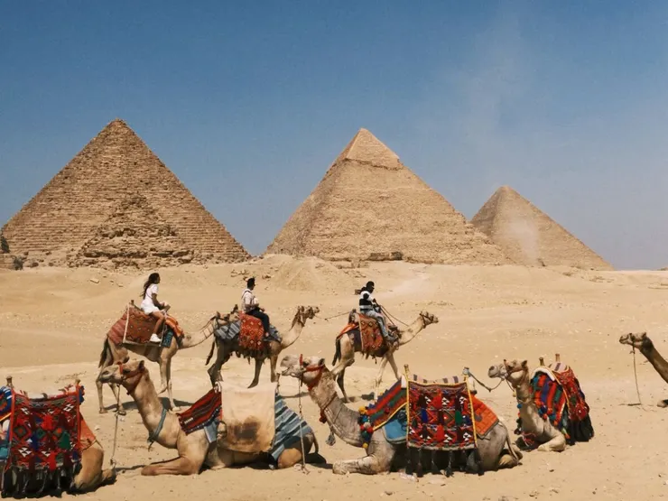 金字塔三連星和騎駱駝體驗