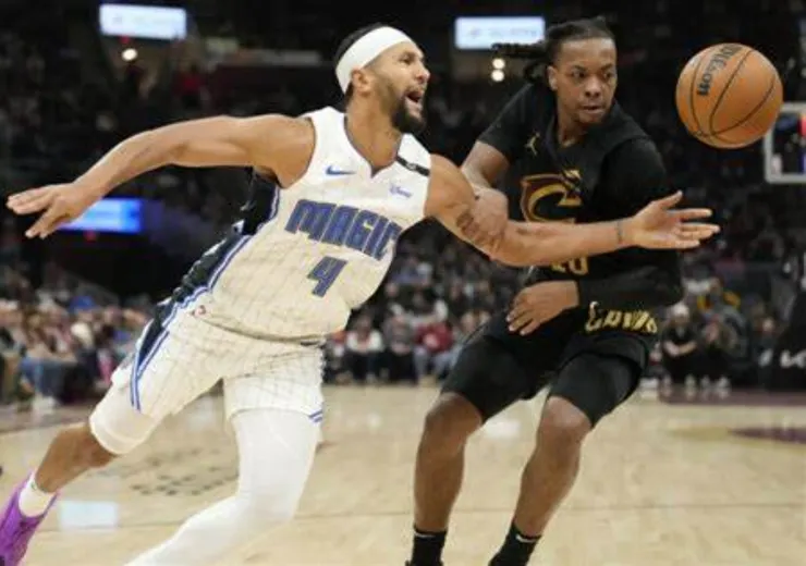 加蘭偷走蕯格斯的手上球