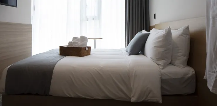 舒適的大床雙人房。摘自官網