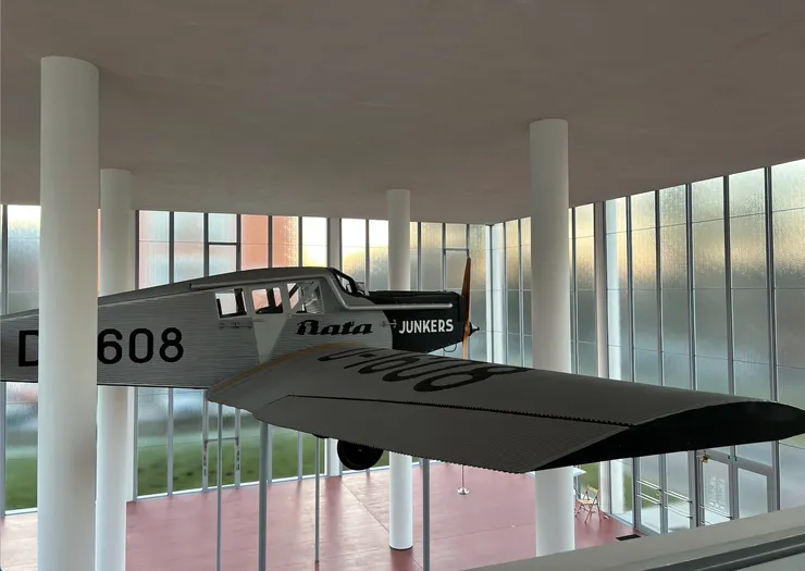 巴塔紀念館裡的巴塔飛機 (拍攝:賴宜蓮)